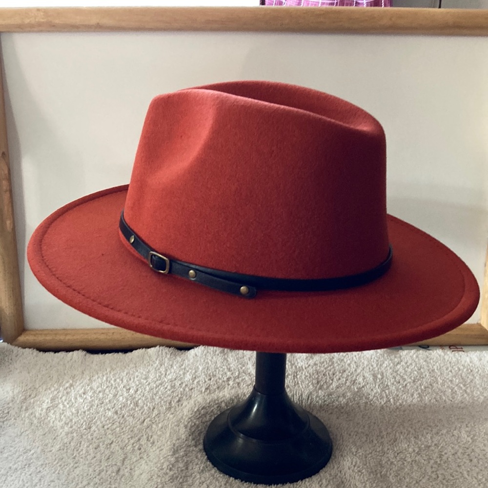 Women’s felt fedora